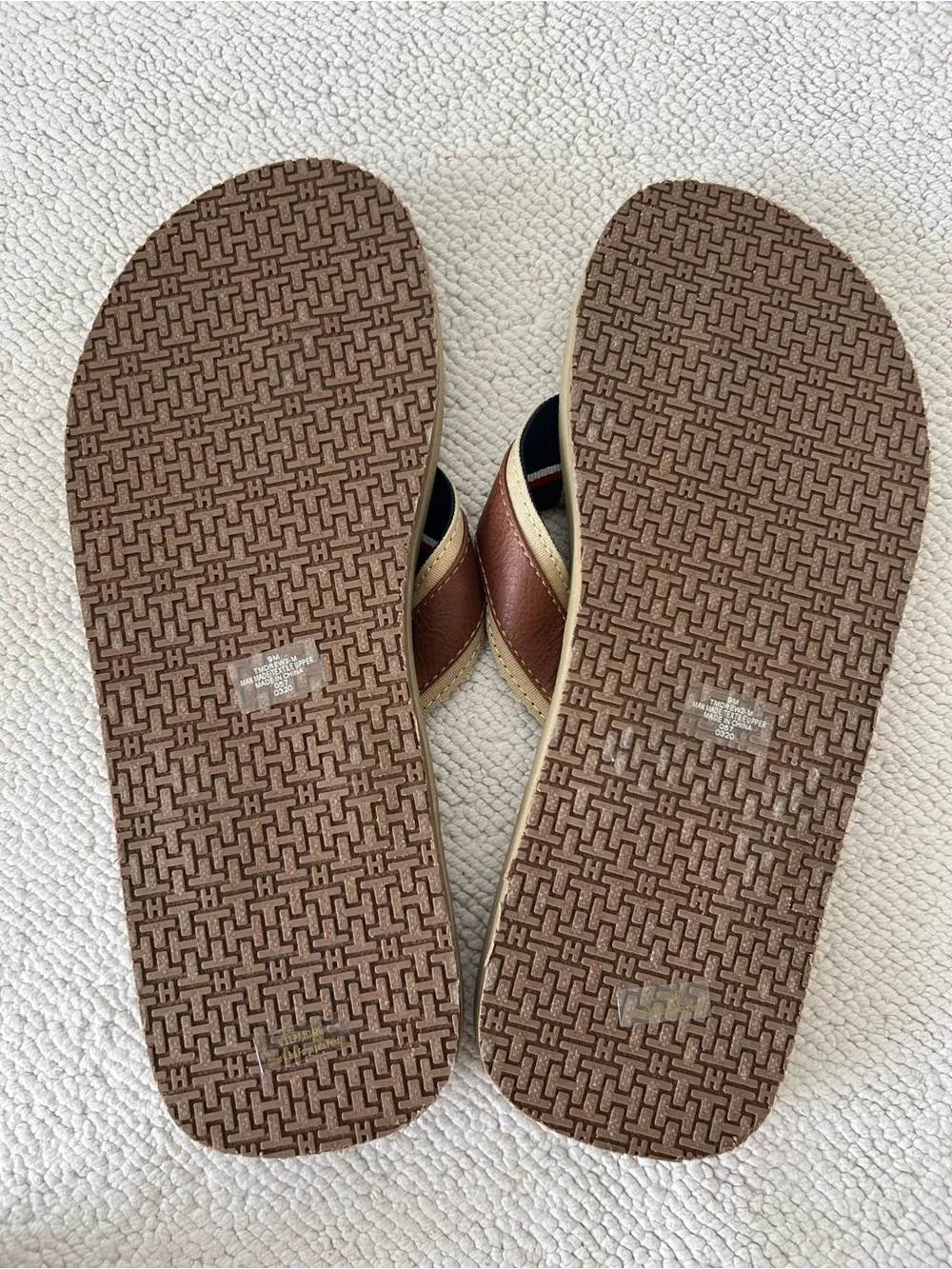 Tommy Hilfiger Men's Brown Leather Flip Flops Size: 9 M